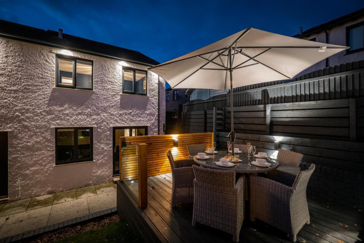 Rockside - Luxury 1 Bedroom Home With Hot Tub, Central Location, Parking And Pet Friendly 温德米尔 外观 照片