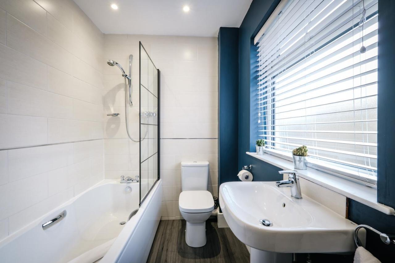 Rockside - Luxury 1 Bedroom Home With Hot Tub, Central Location, Parking And Pet Friendly 温德米尔 外观 照片