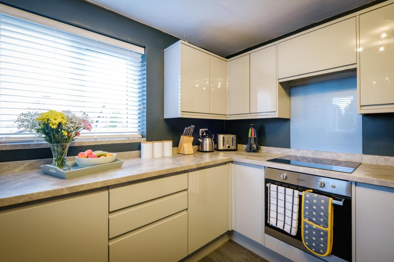 Rockside - Luxury 1 Bedroom Home With Hot Tub, Central Location, Parking And Pet Friendly 温德米尔 外观 照片