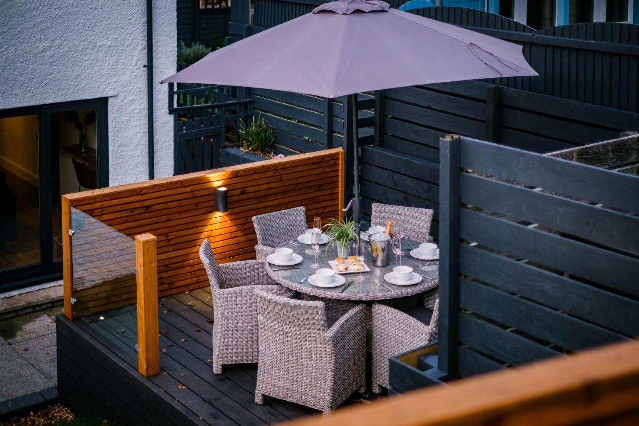 Rockside - Luxury 1 Bedroom Home With Hot Tub, Central Location, Parking And Pet Friendly 温德米尔 外观 照片