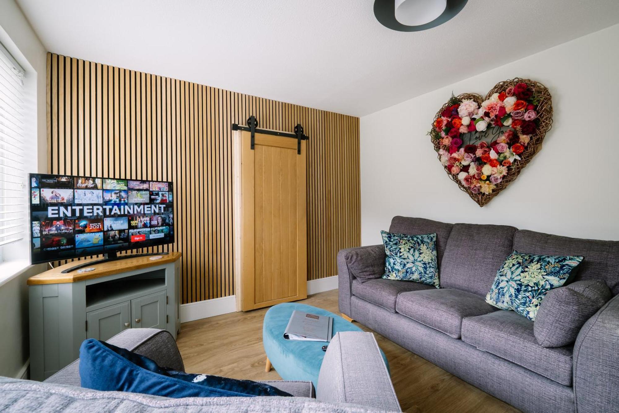 Rockside - Luxury 1 Bedroom Home With Hot Tub, Central Location, Parking And Pet Friendly 温德米尔 外观 照片