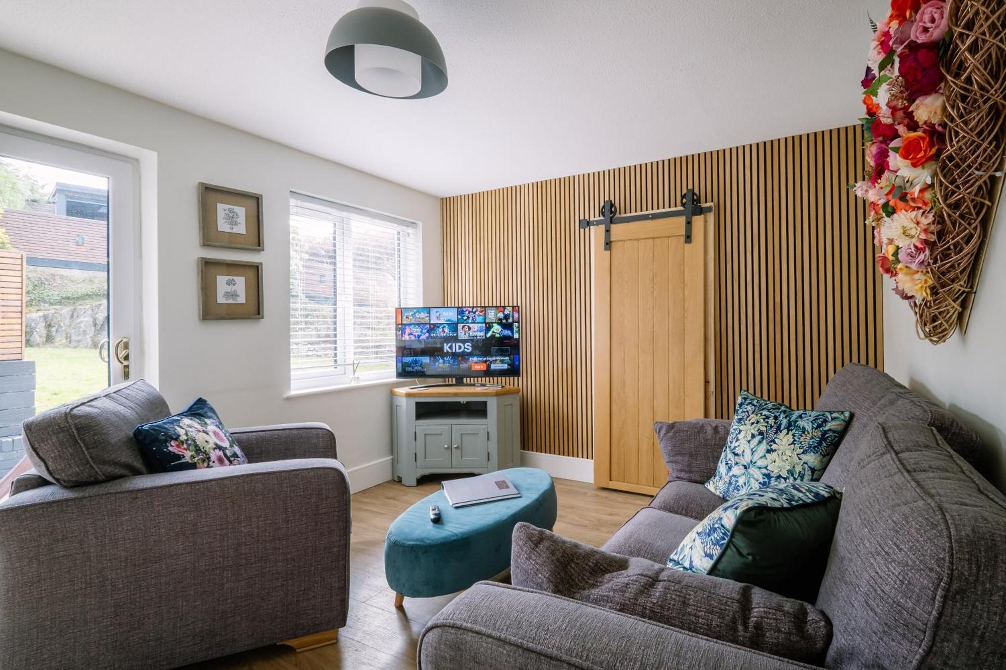 Rockside - Luxury 1 Bedroom Home With Hot Tub, Central Location, Parking And Pet Friendly 温德米尔 外观 照片