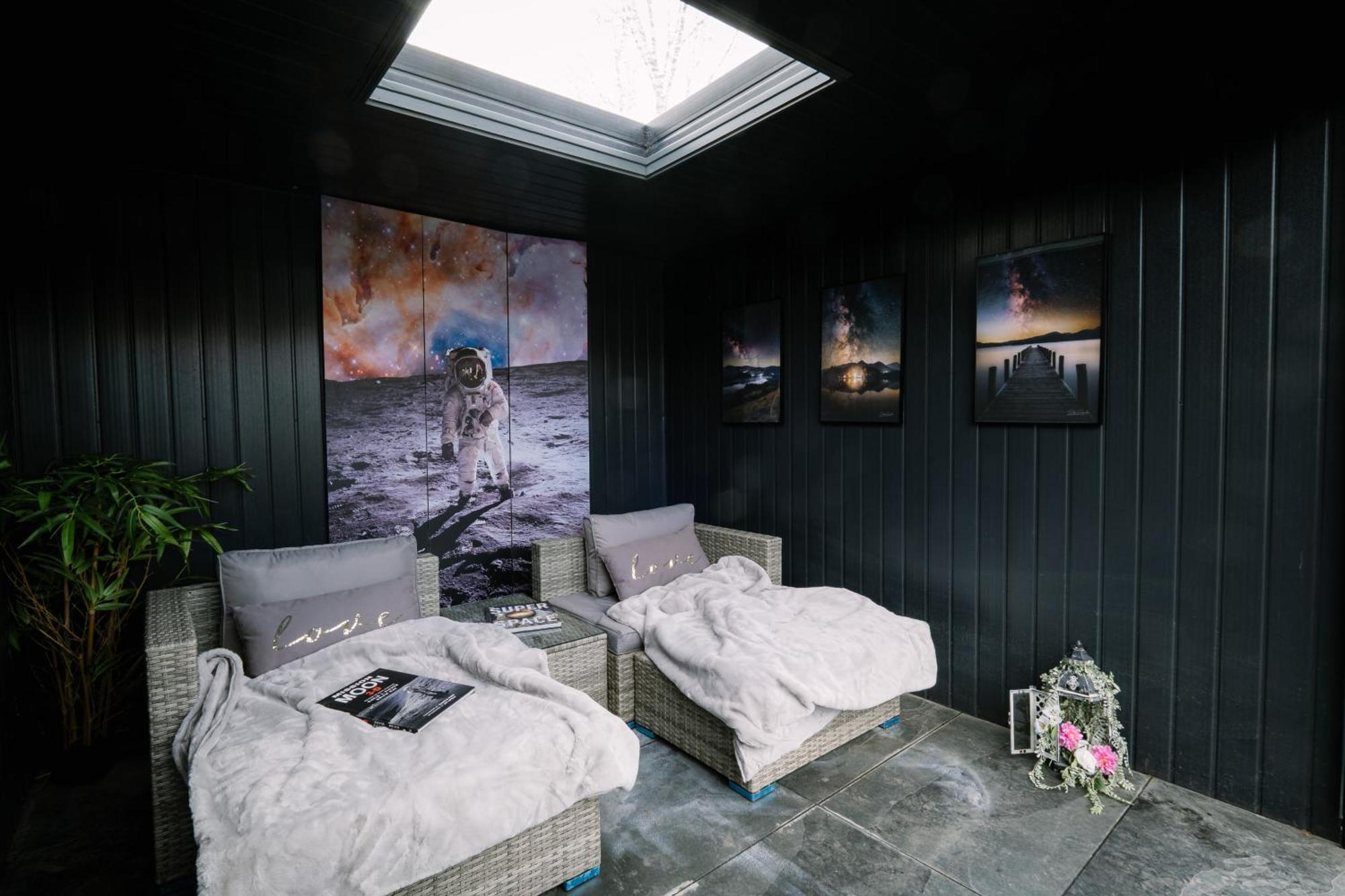 Rockside - Luxury 1 Bedroom Home With Hot Tub, Central Location, Parking And Pet Friendly 温德米尔 外观 照片
