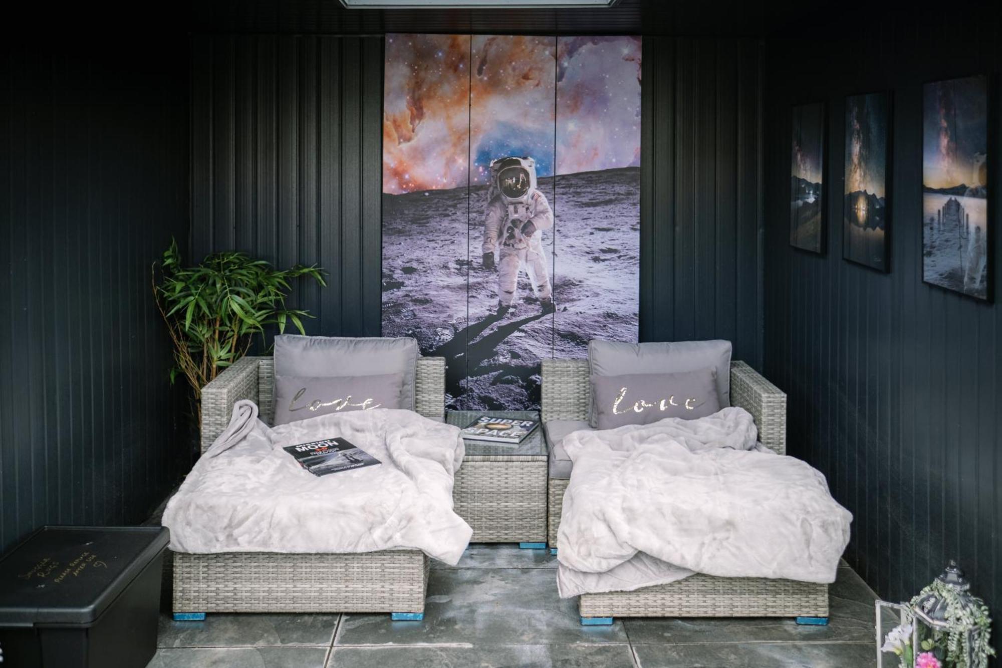 Rockside - Luxury 1 Bedroom Home With Hot Tub, Central Location, Parking And Pet Friendly 温德米尔 外观 照片